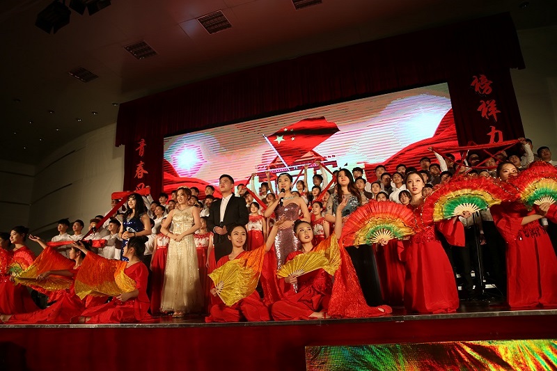 beat365成功举办纪念“一二·九”运动八十二周年合唱比赛